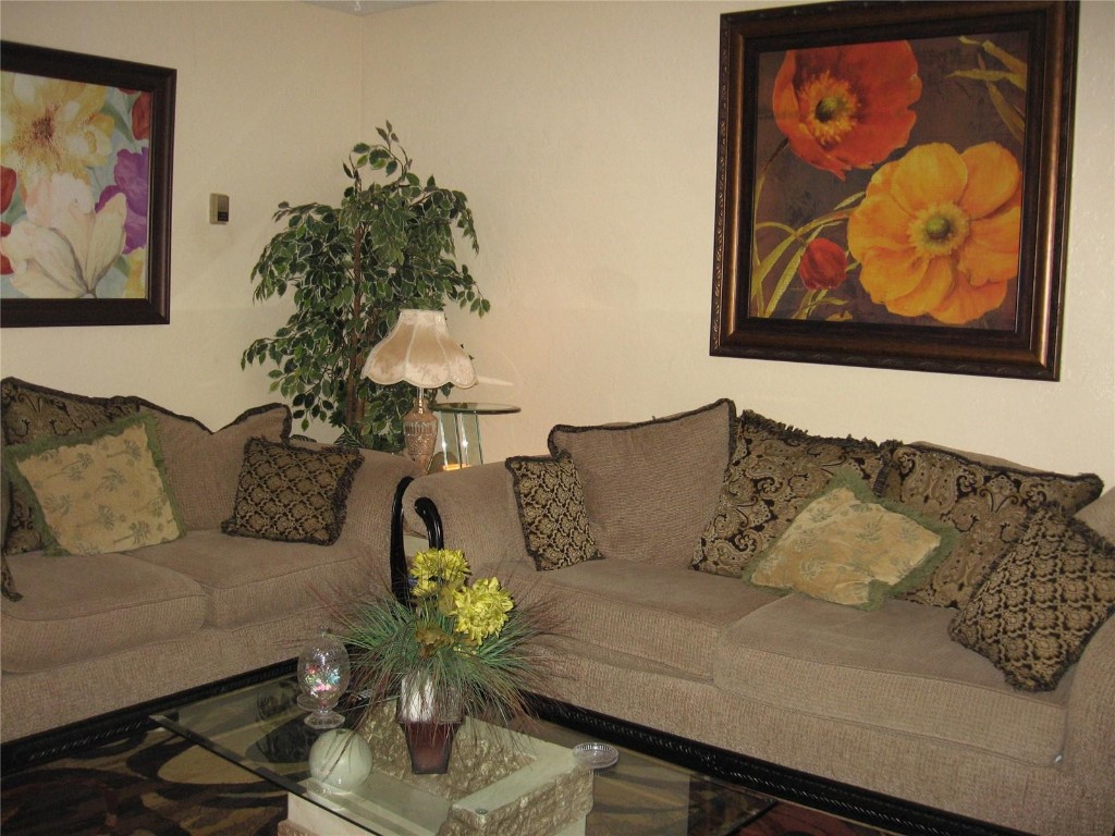 CORAL HEIGHTS 22-4 B - Residential Lease