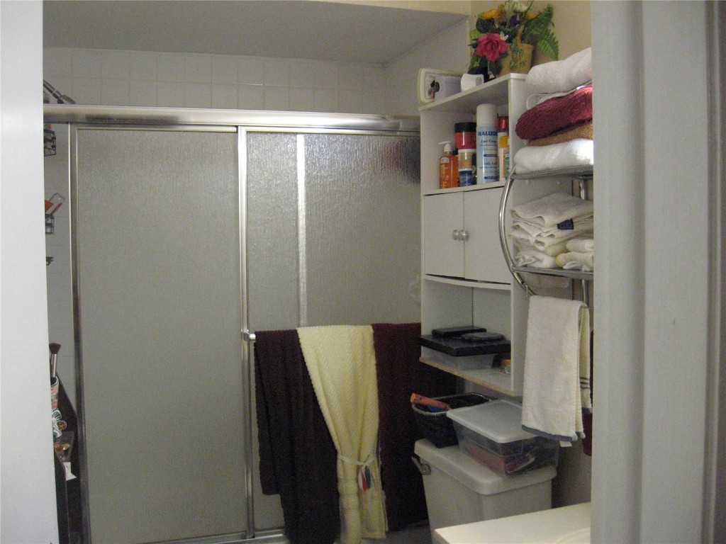 CORAL HEIGHTS 22-4 B - Residential Lease