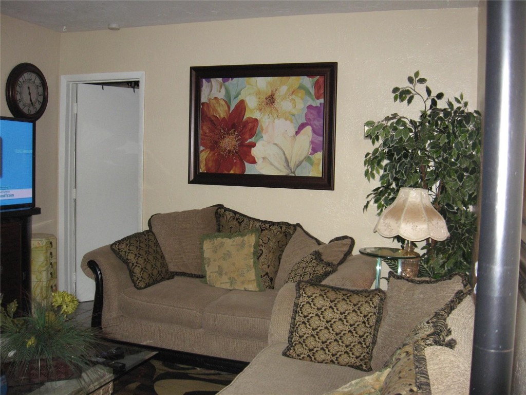 CORAL HEIGHTS 22-4 B - Residential Lease