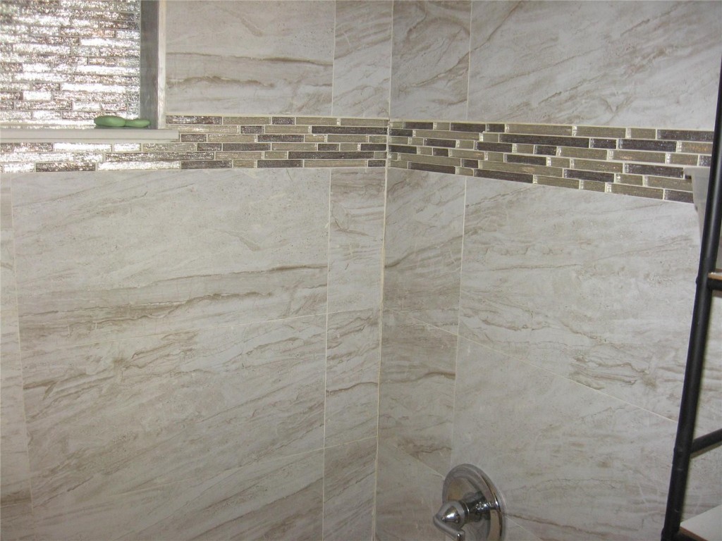 CORAL HEIGHTS 22-4 B - Residential Lease