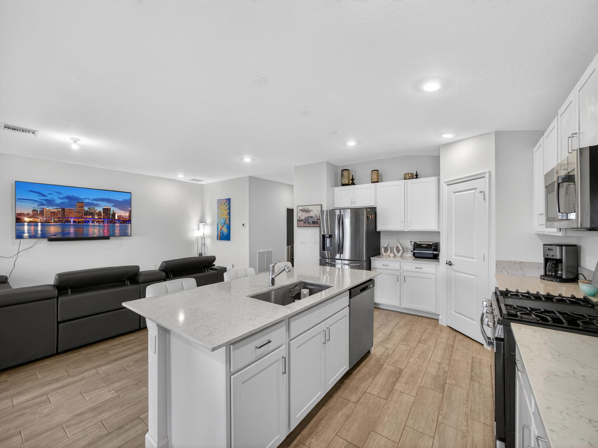 BRYSTOL AT WYDLER - Residential