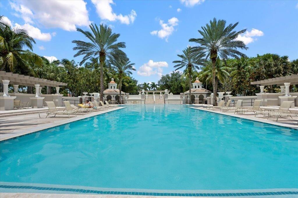 Versailles PUD - Residential Lease
