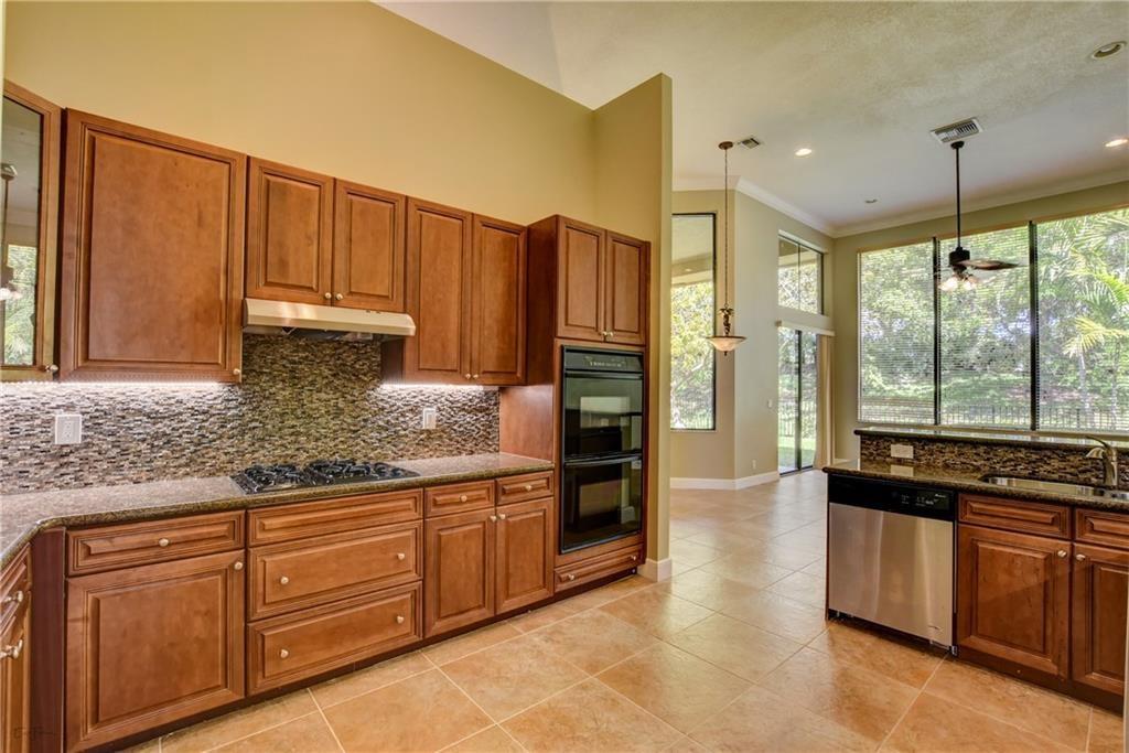 Versailles PUD - Residential Lease