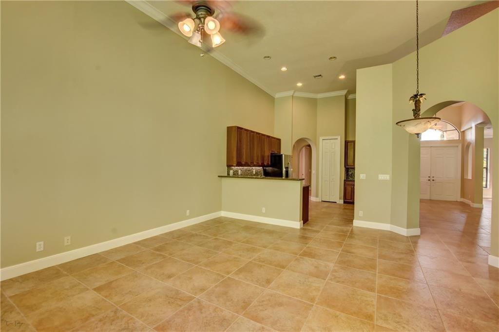 Versailles PUD - Residential Lease