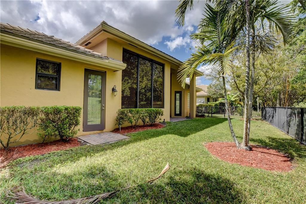 Versailles PUD - Residential Lease