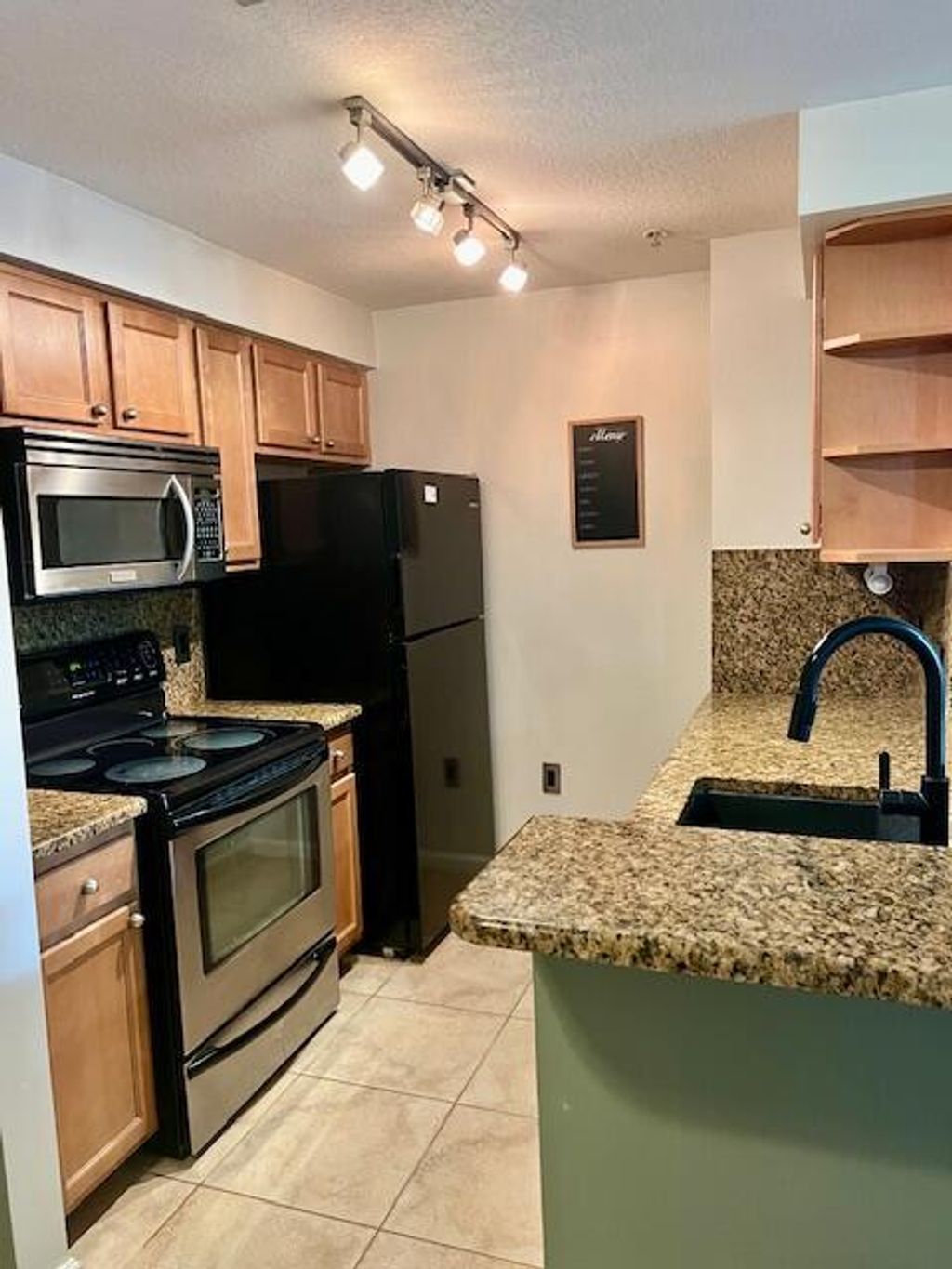 Photo of 1106 Myrtlewood Circle E, Palm Beach Gardens, FL 33418 (MLS # R11112758)