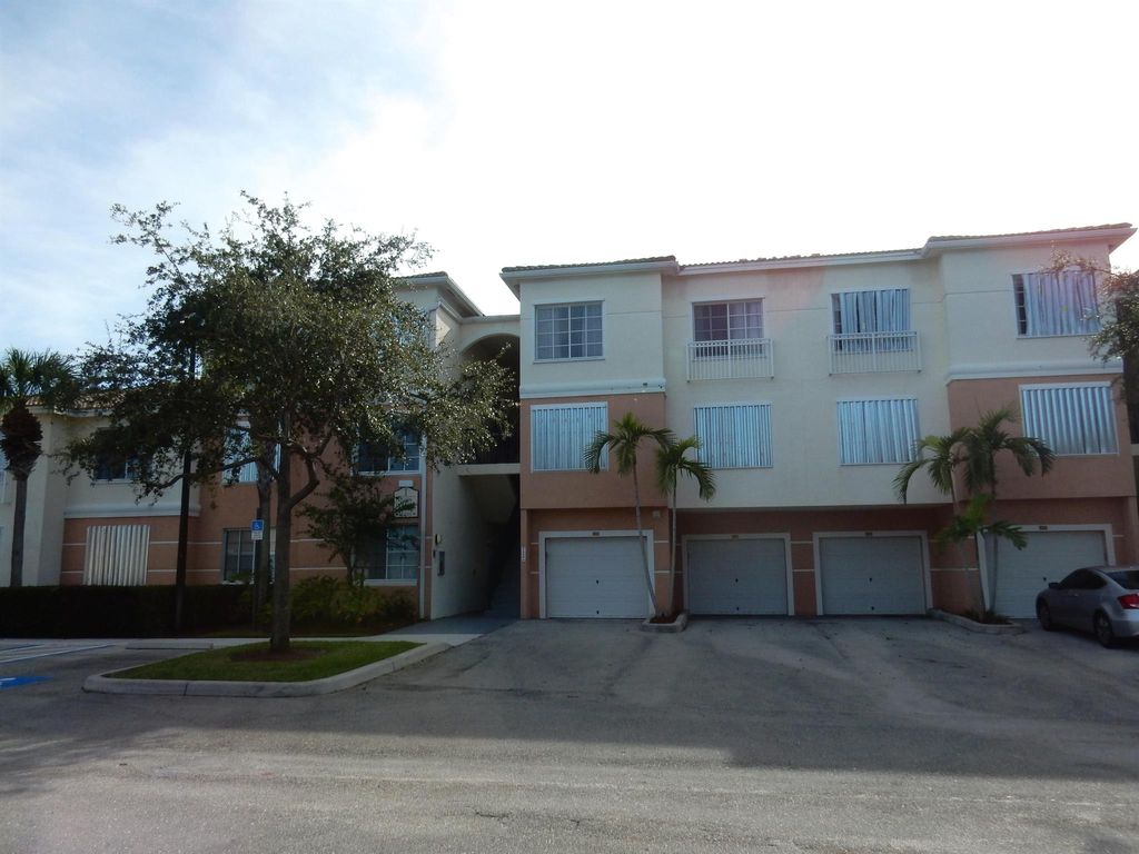 Photo of 1106 Myrtlewood Circle E, Palm Beach Gardens, FL 33418 (MLS # R11112758)