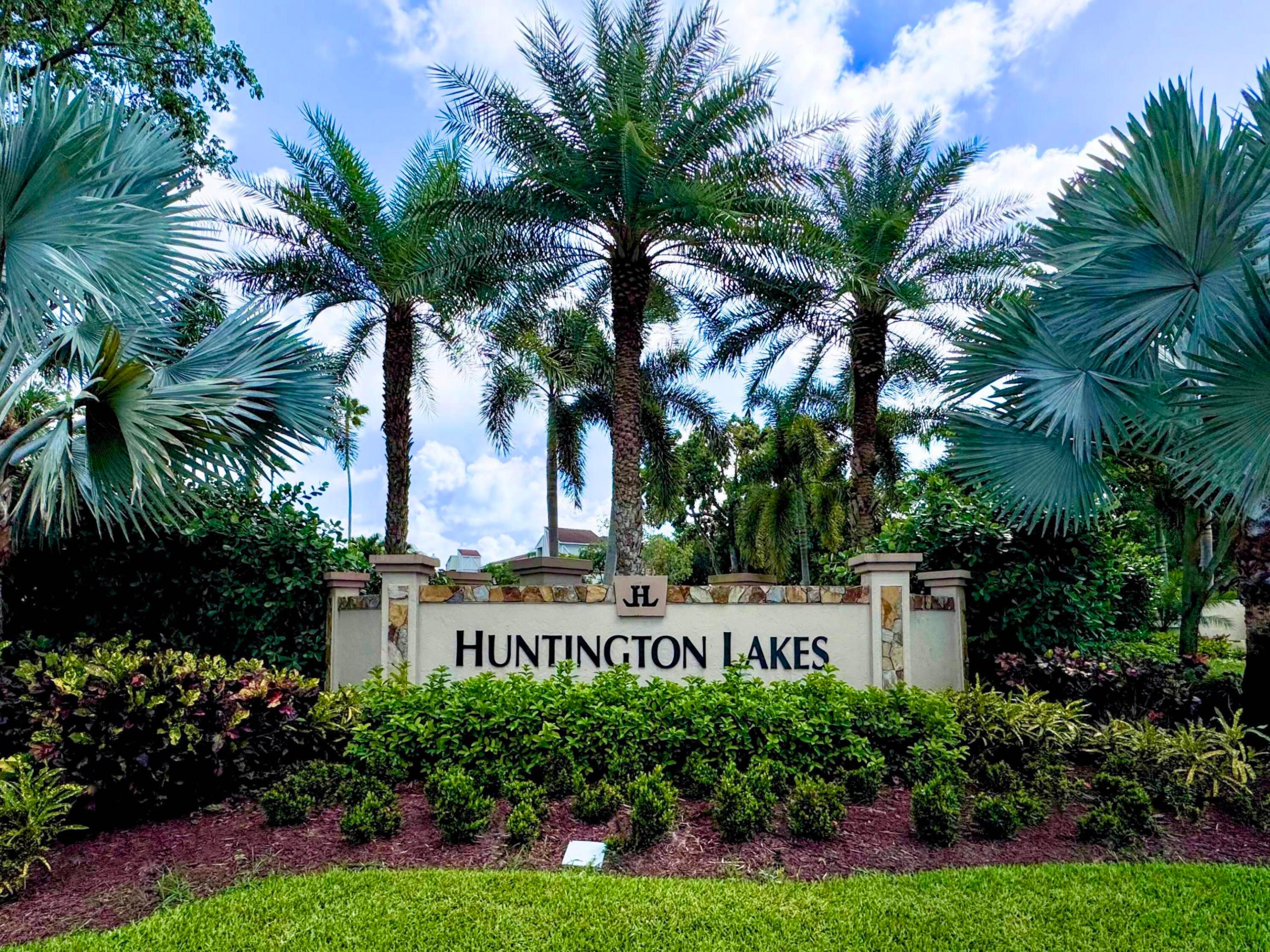 HUNTINGTON LAKES - Residential
