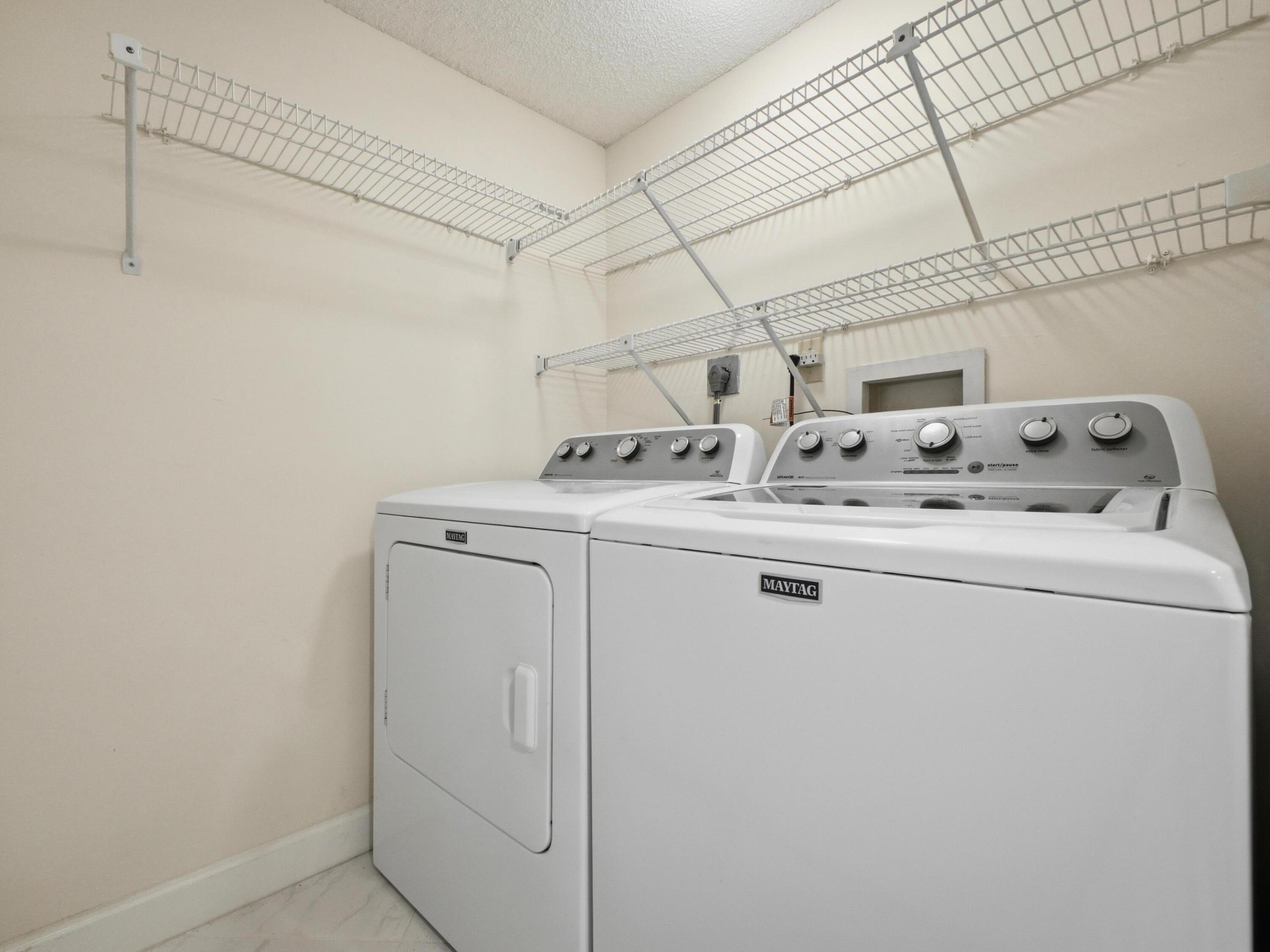 HUNTINGTON LAKES - Residential