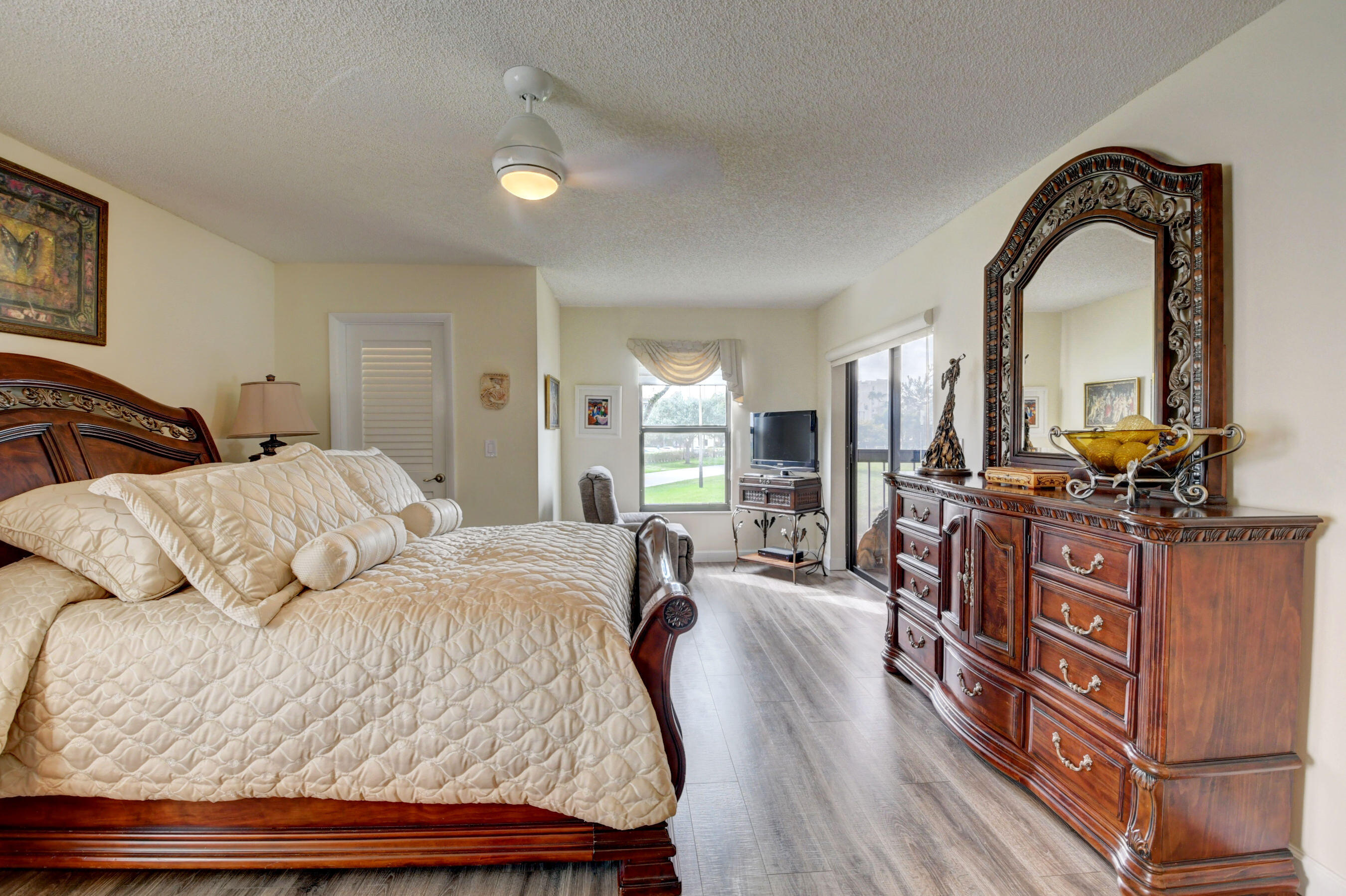 HUNTINGTON LAKES - Residential