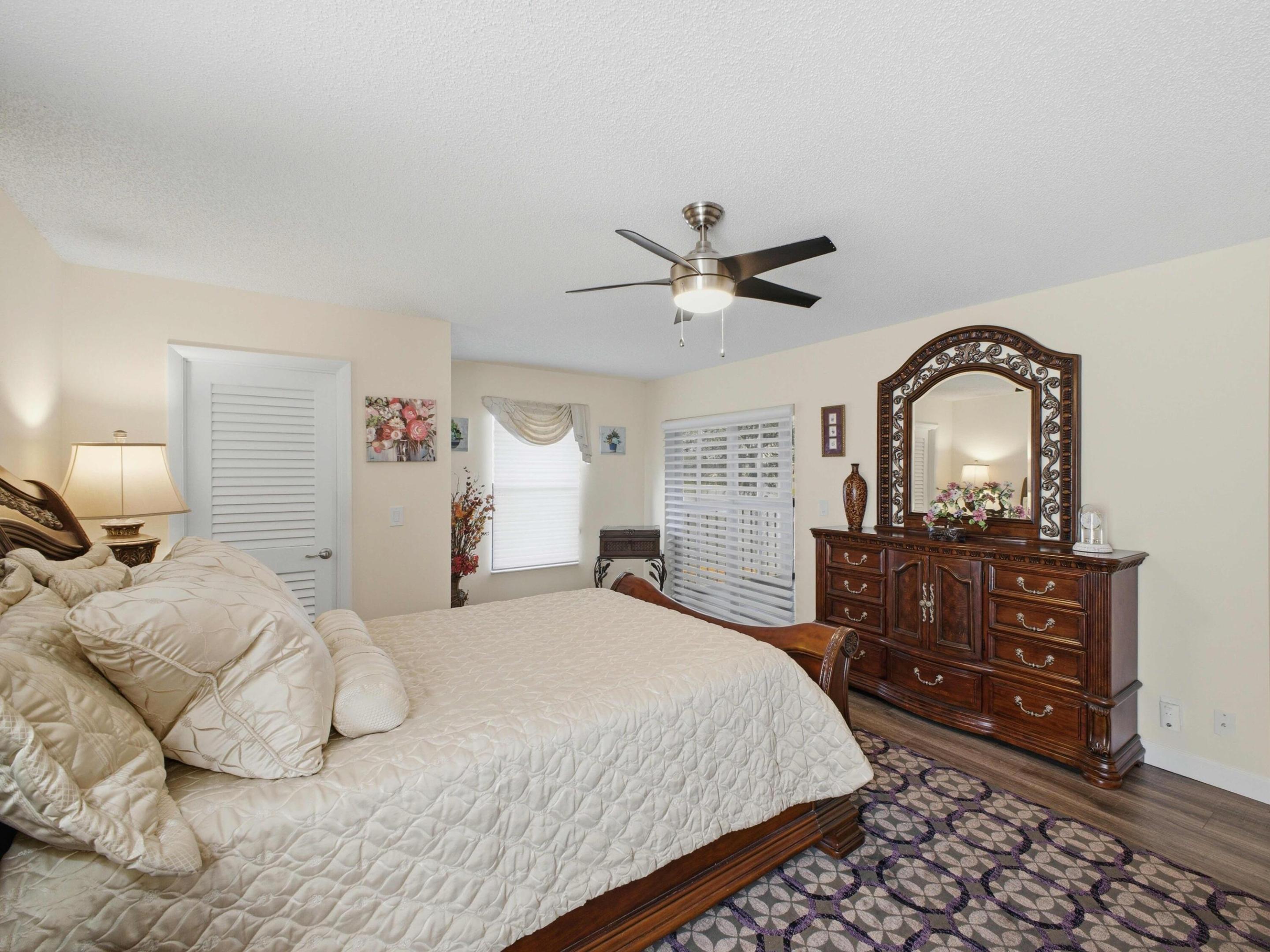 HUNTINGTON LAKES - Residential