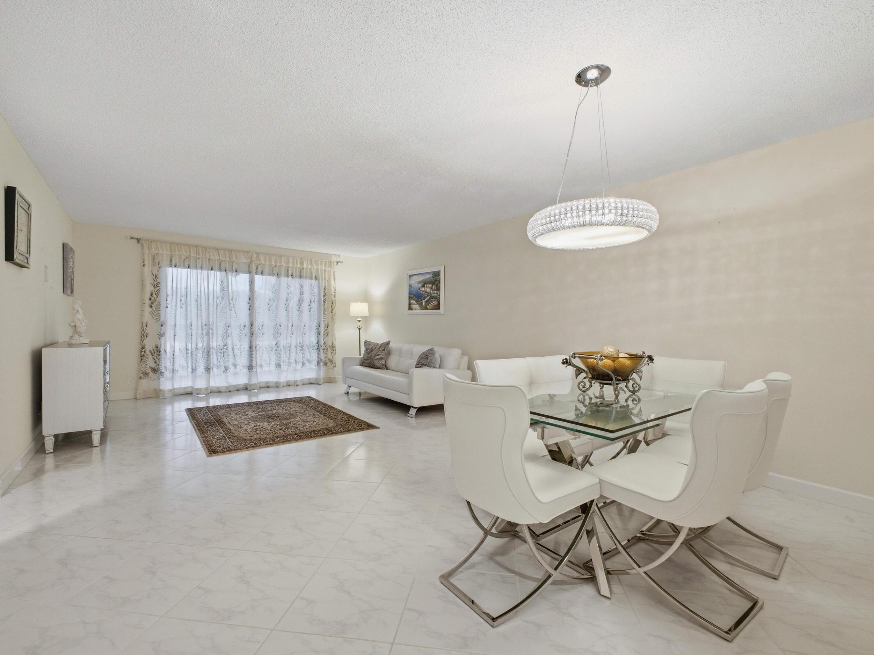 HUNTINGTON LAKES - Residential