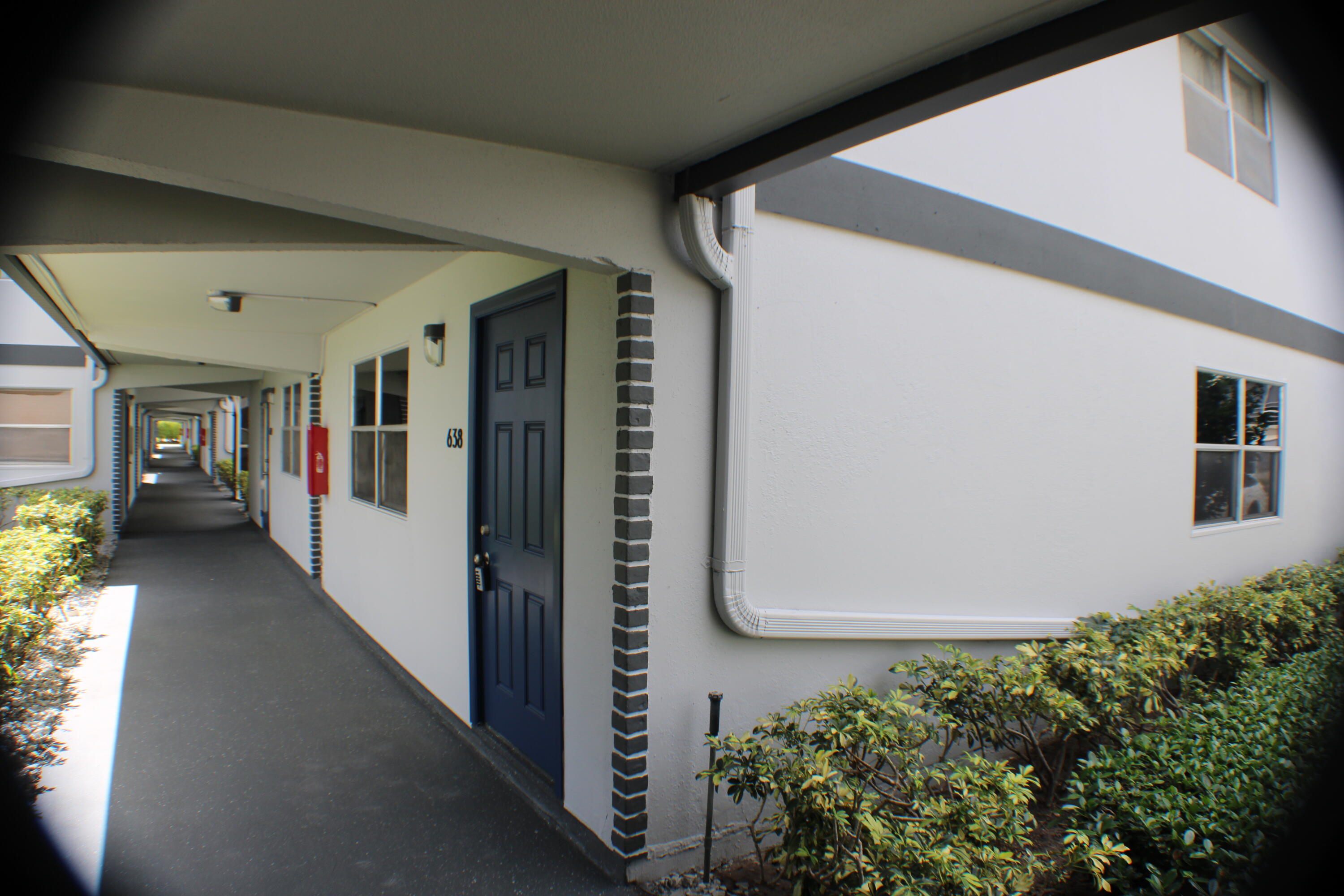 KINGS POINT SAXONY CONDOS - Residential