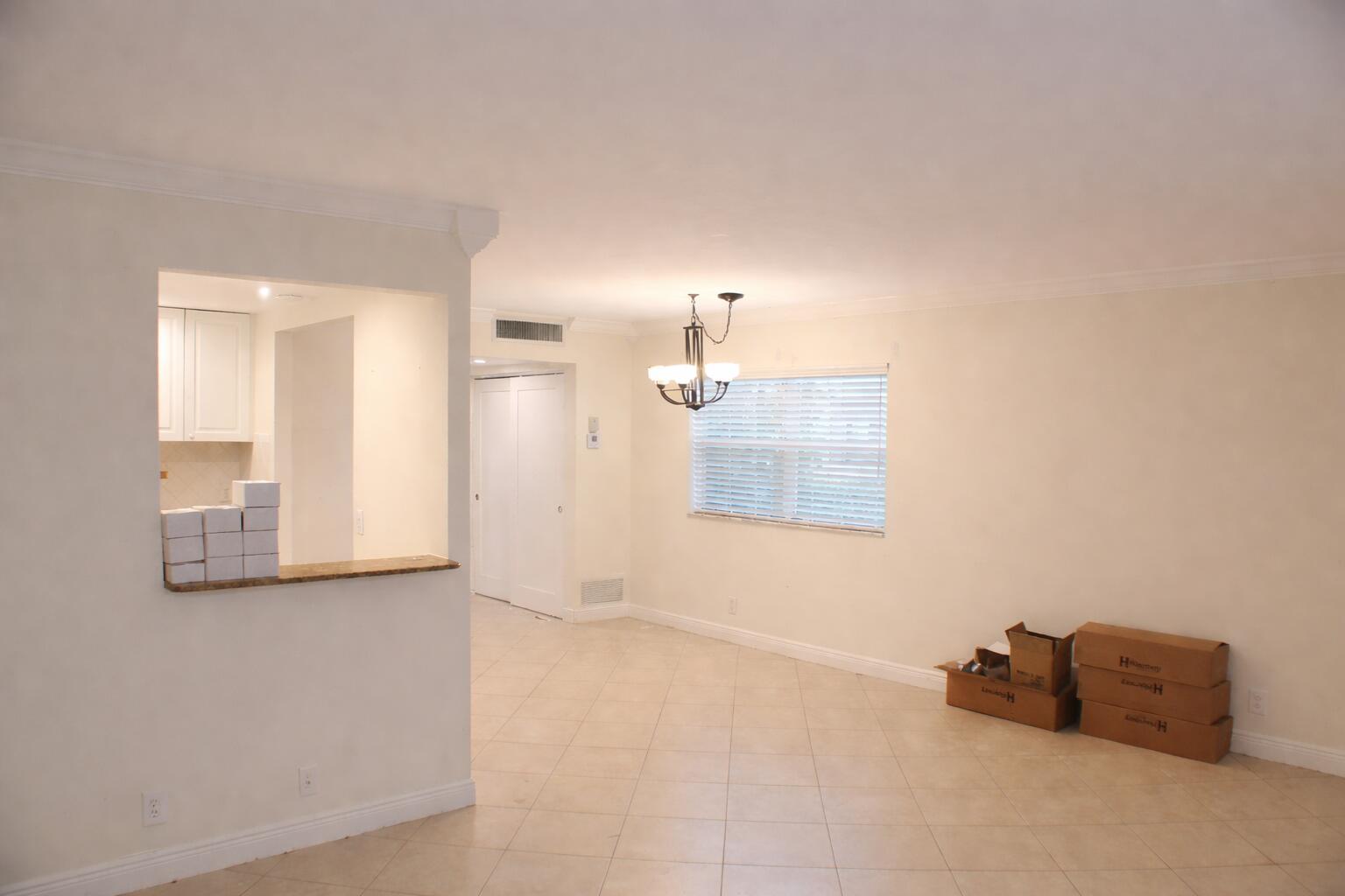 KINGS POINT SAXONY CONDOS - Residential