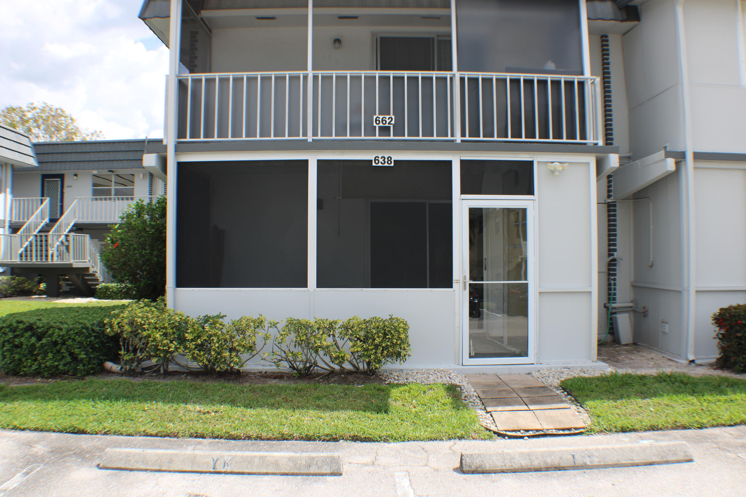 KINGS POINT SAXONY CONDOS - Residential