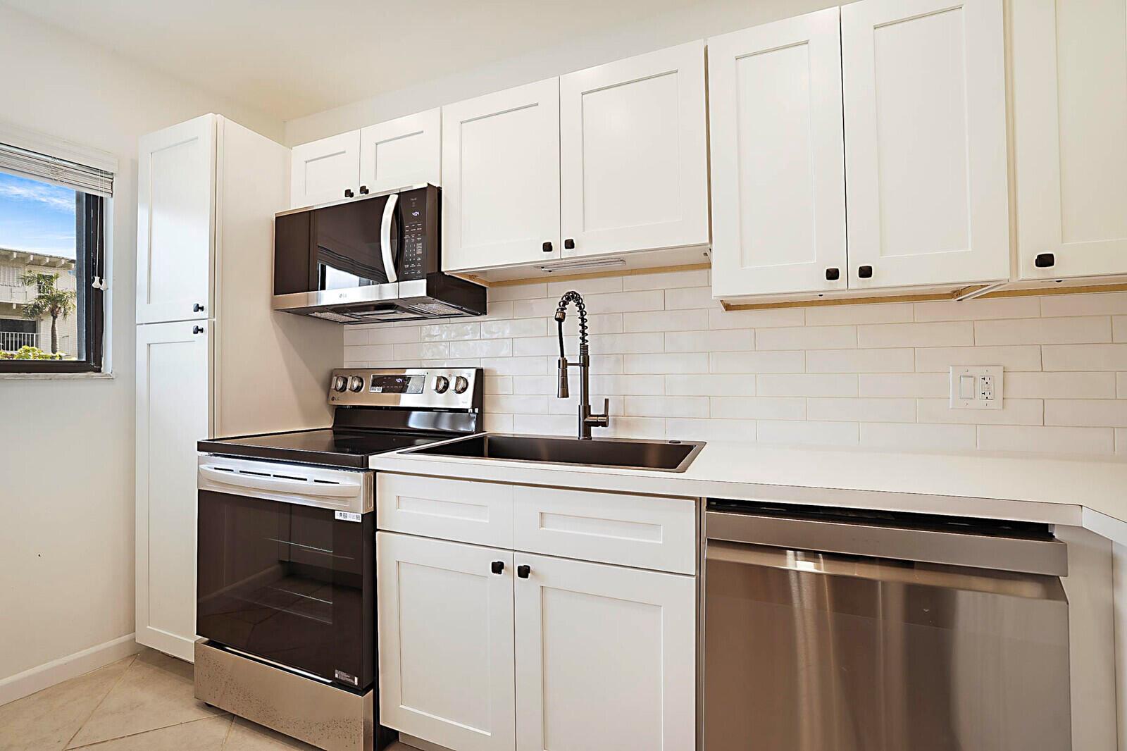View photos, virtual tours, details... 3605 S Ocean Boulevard 124
