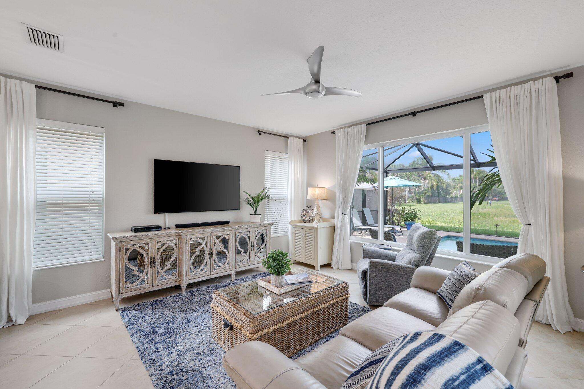CANYON ISLES 1 - Residential