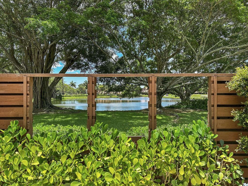 Photo of 1118 11th Ter, Palm Beach Gardens, FL 33418 (MLS # R11012234)