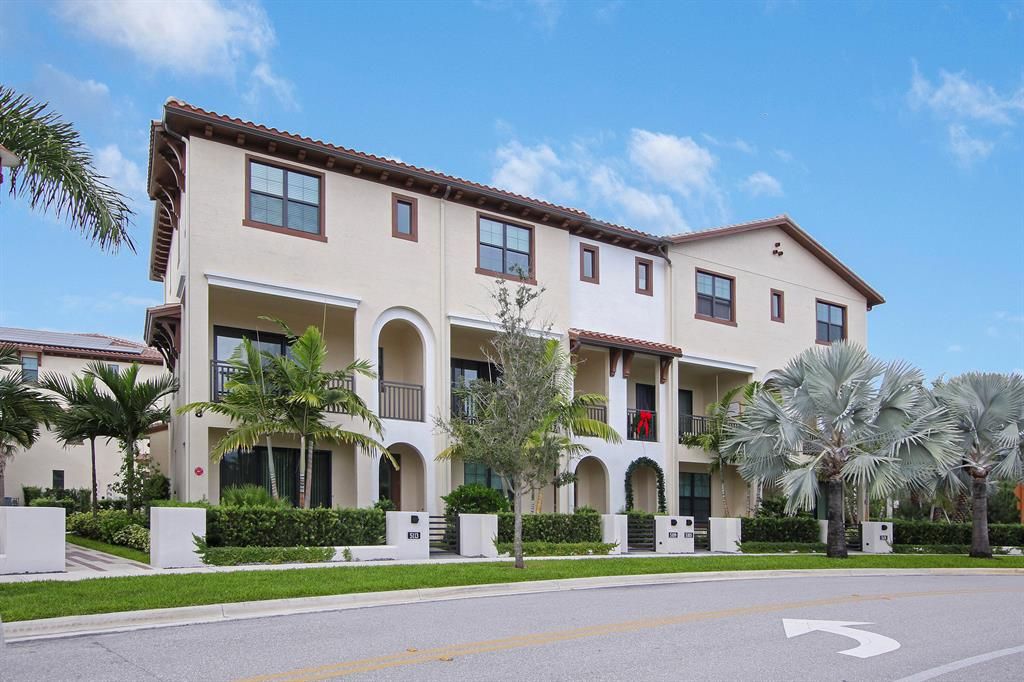 Photo of 5109 Beckman Terrace, Palm Beach Gardens, FL 33418 (MLS # R10764581)