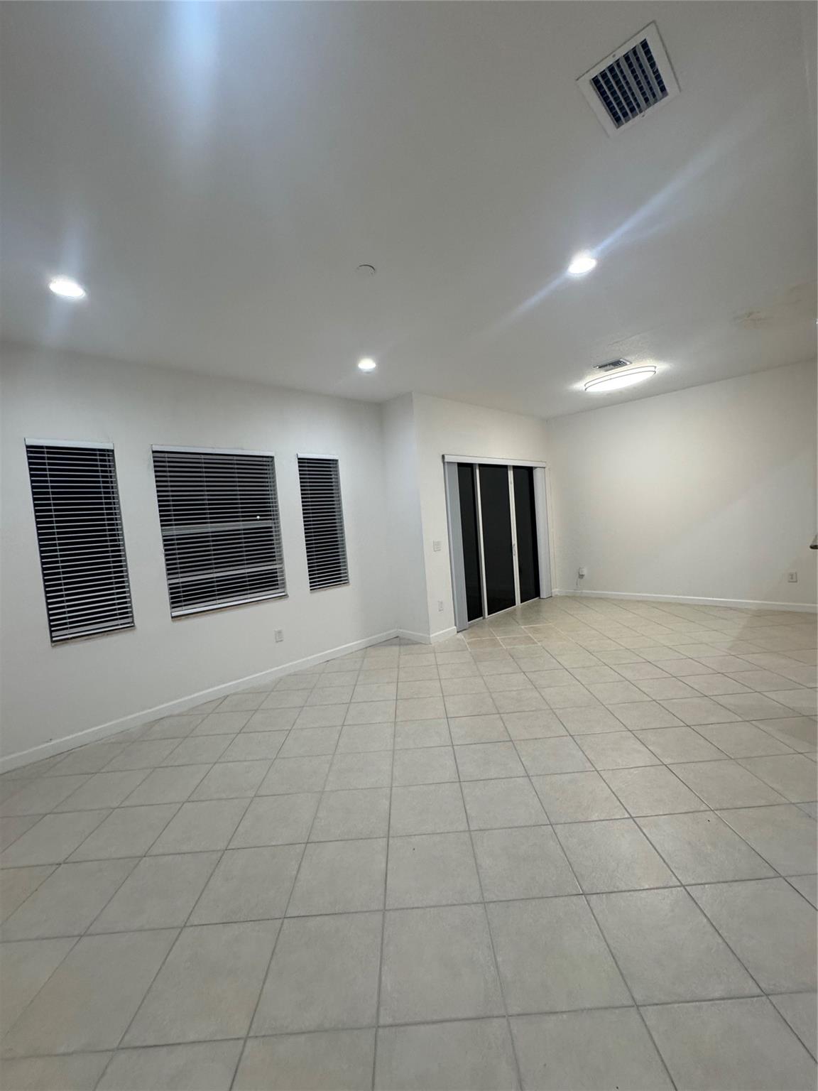 Heron Bay Comm 170-76 B - Residential Lease