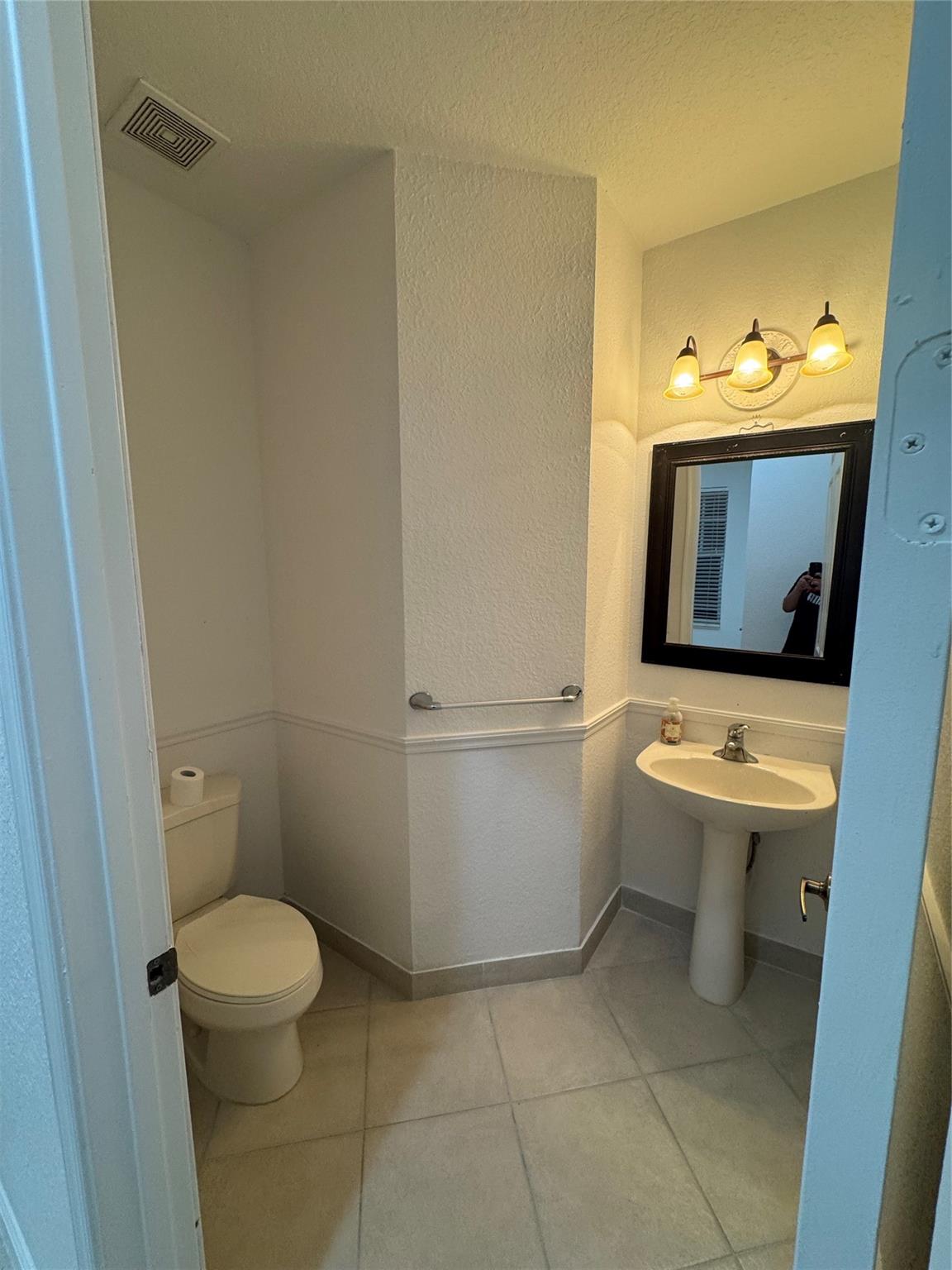 Heron Bay Comm 170-76 B - Residential Lease