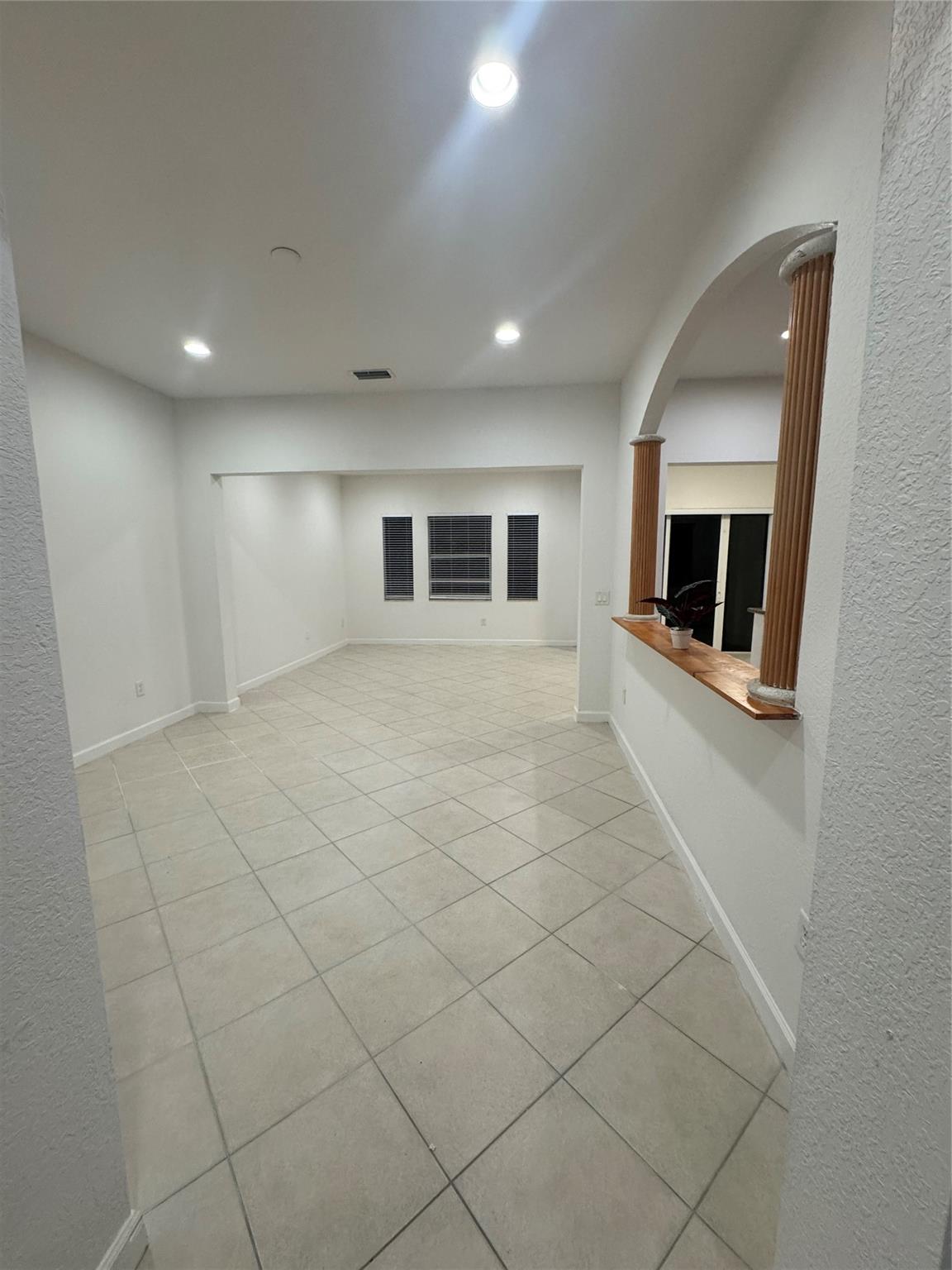 Heron Bay Comm 170-76 B - Residential Lease