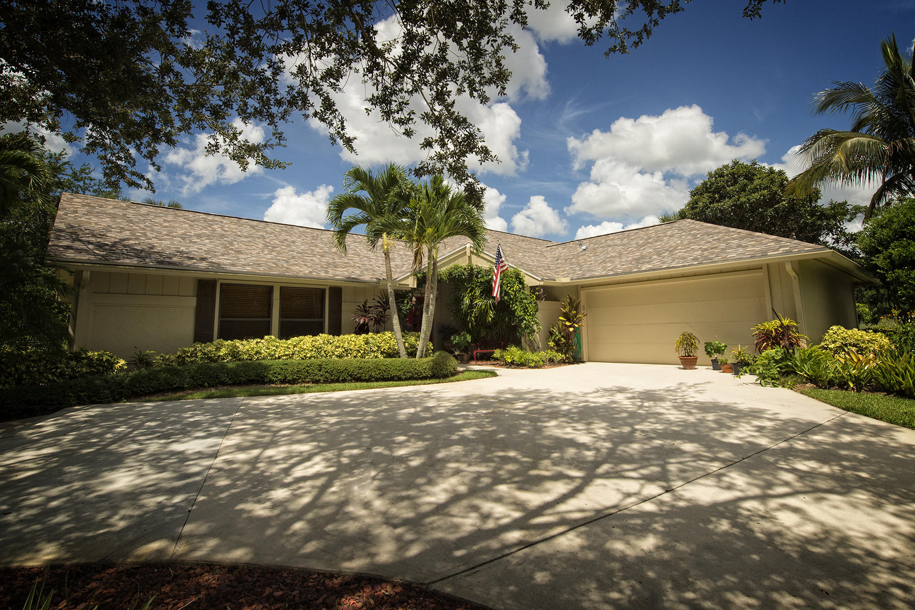 SABAL PALM ESTATES/ Tiburon - Residential