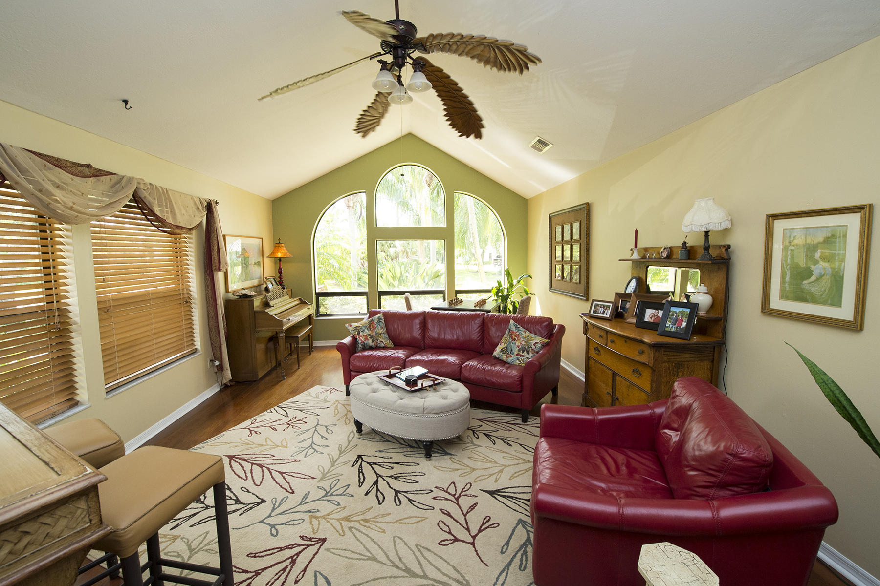 SABAL PALM ESTATES/ Tiburon - Residential