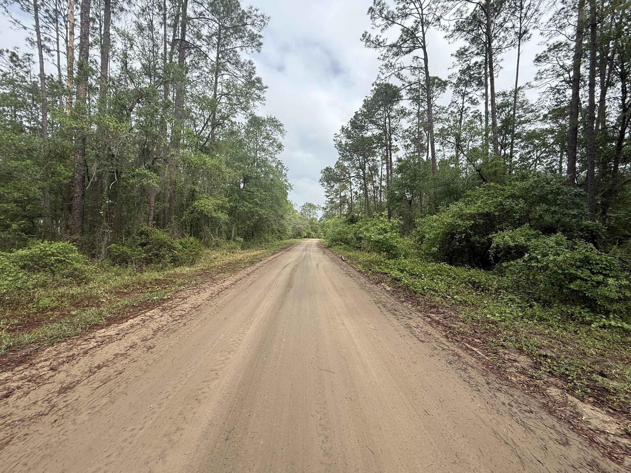 INTERLACHEN LAKES ESTATES - Land