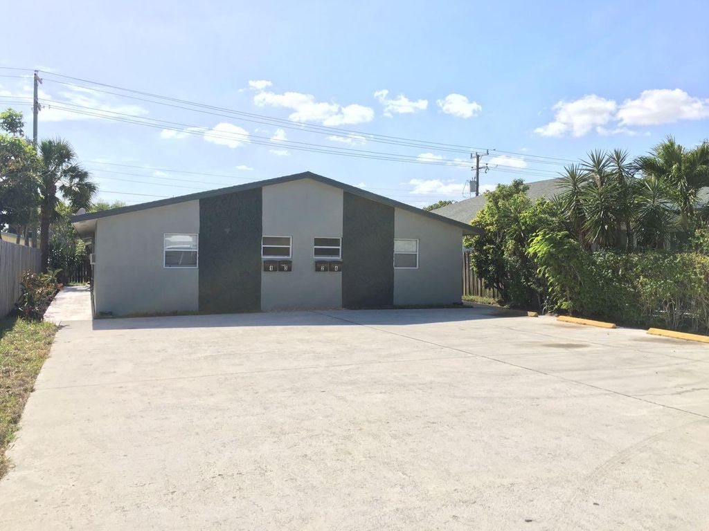 Photo of 715 N H Street #4, Lake Worth Beach, FL 33460 (MLS # R10983449)