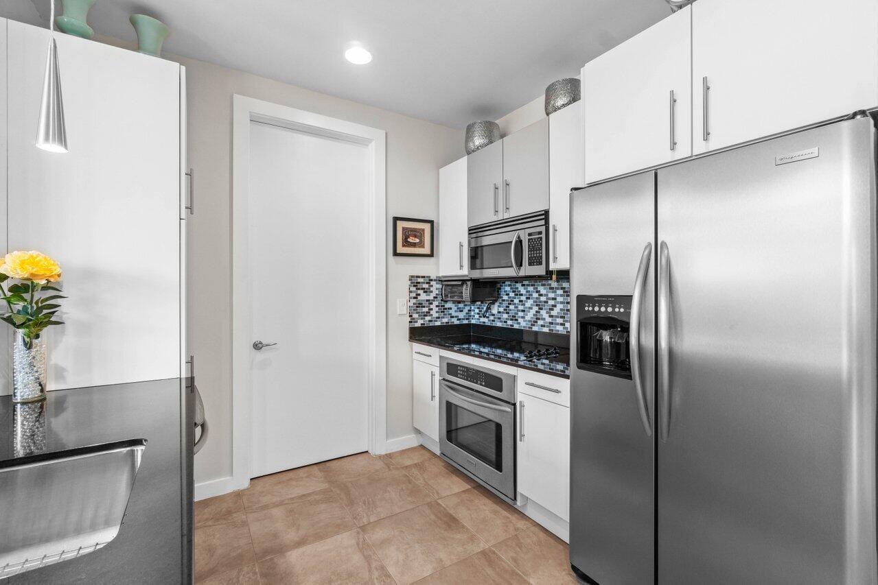 MERIDIAN DELRAY CONDO - Residential