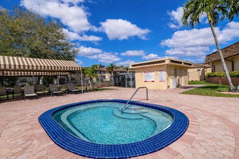 Tiny photo for 300 Berkley Road #112, Hollywood, FL 33024 (MLS # B26011962)