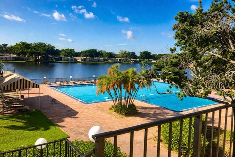 Tiny photo for 300 Berkley Road #112, Hollywood, FL 33024 (MLS # B26011962)