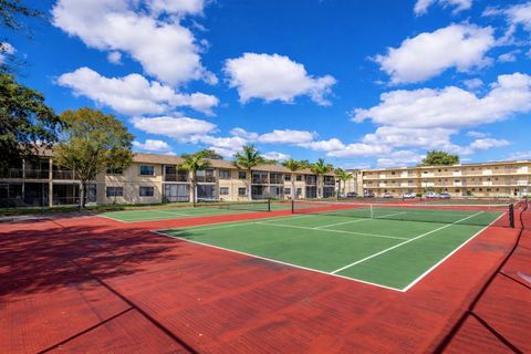 Tiny photo for 300 Berkley Road #112, Hollywood, FL 33024 (MLS # B26011962)