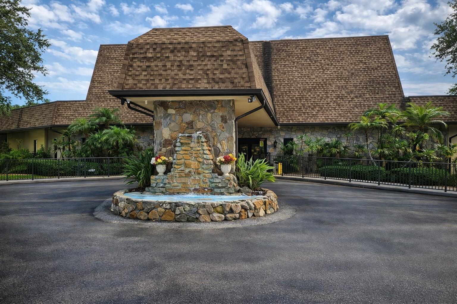 CAMBRIDGE HOUSE - Residential