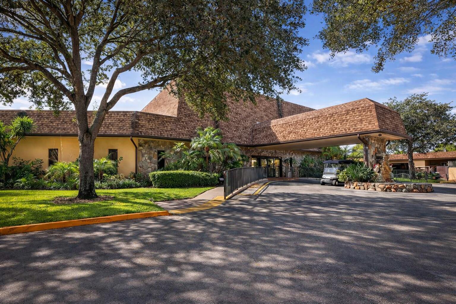 CAMBRIDGE HOUSE - Residential