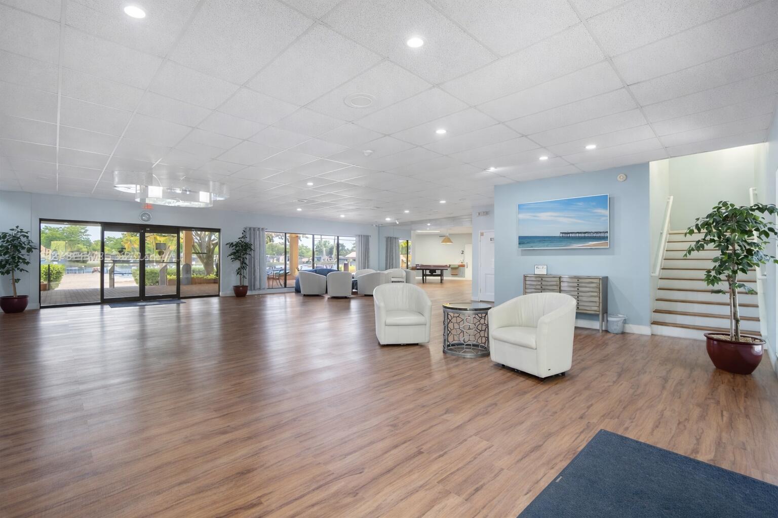 CAMBRIDGE HOUSE - Residential