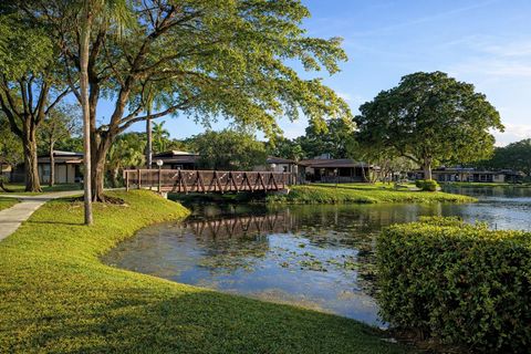 Tiny photo for 300 Berkley Road #112, Hollywood, FL 33024 (MLS # B26011962)