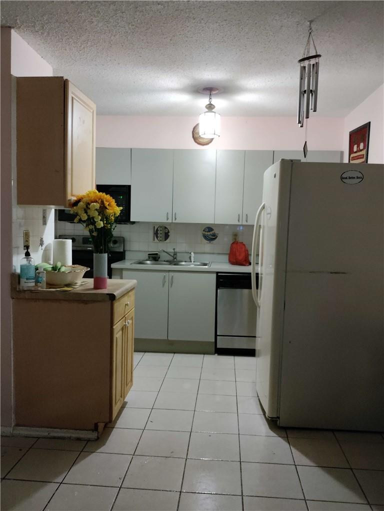 BOCA PINES - Residential