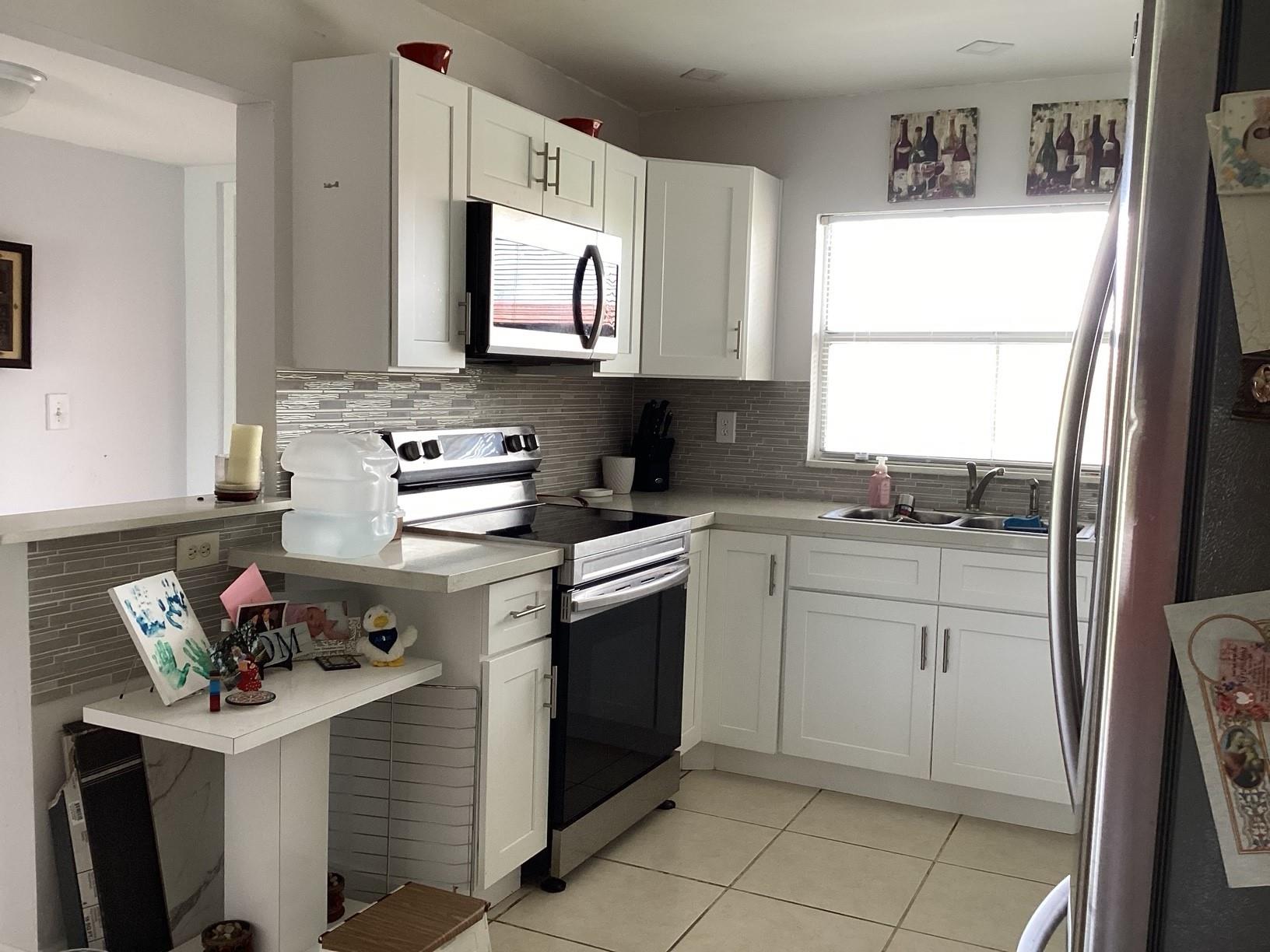 9481 Sunrise Lakes Blvd 303
