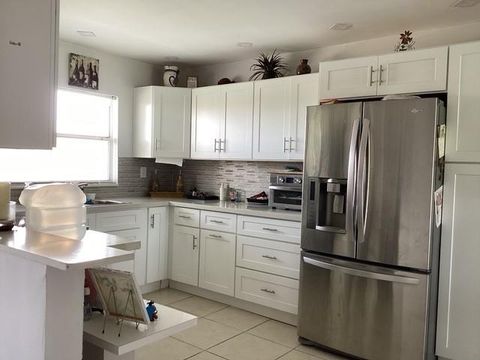 9481 Sunrise Lakes Blvd 303 Sunrise FL 33322