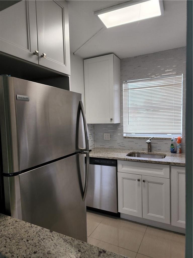 Sandalfoot Blvd Apts Cond - Residential Lease