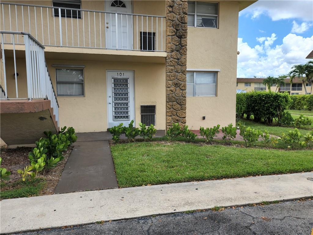 Sandalfoot Blvd Apts Cond - Residential Lease