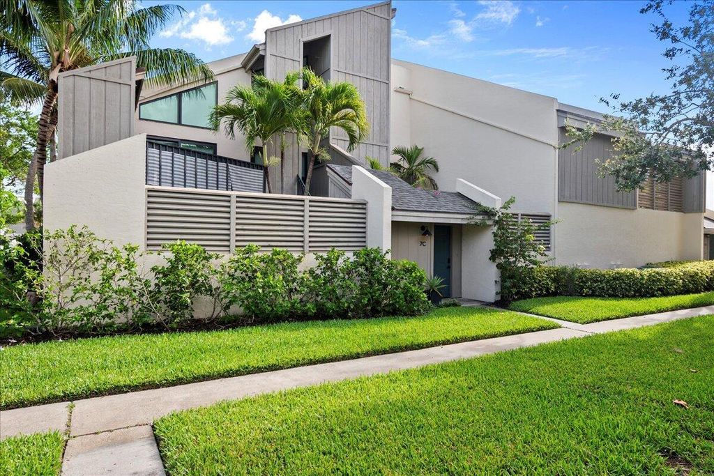 Photo of 1605 S Us Highway 1 #7c, Jupiter, FL 33477 (MLS # R11062299)