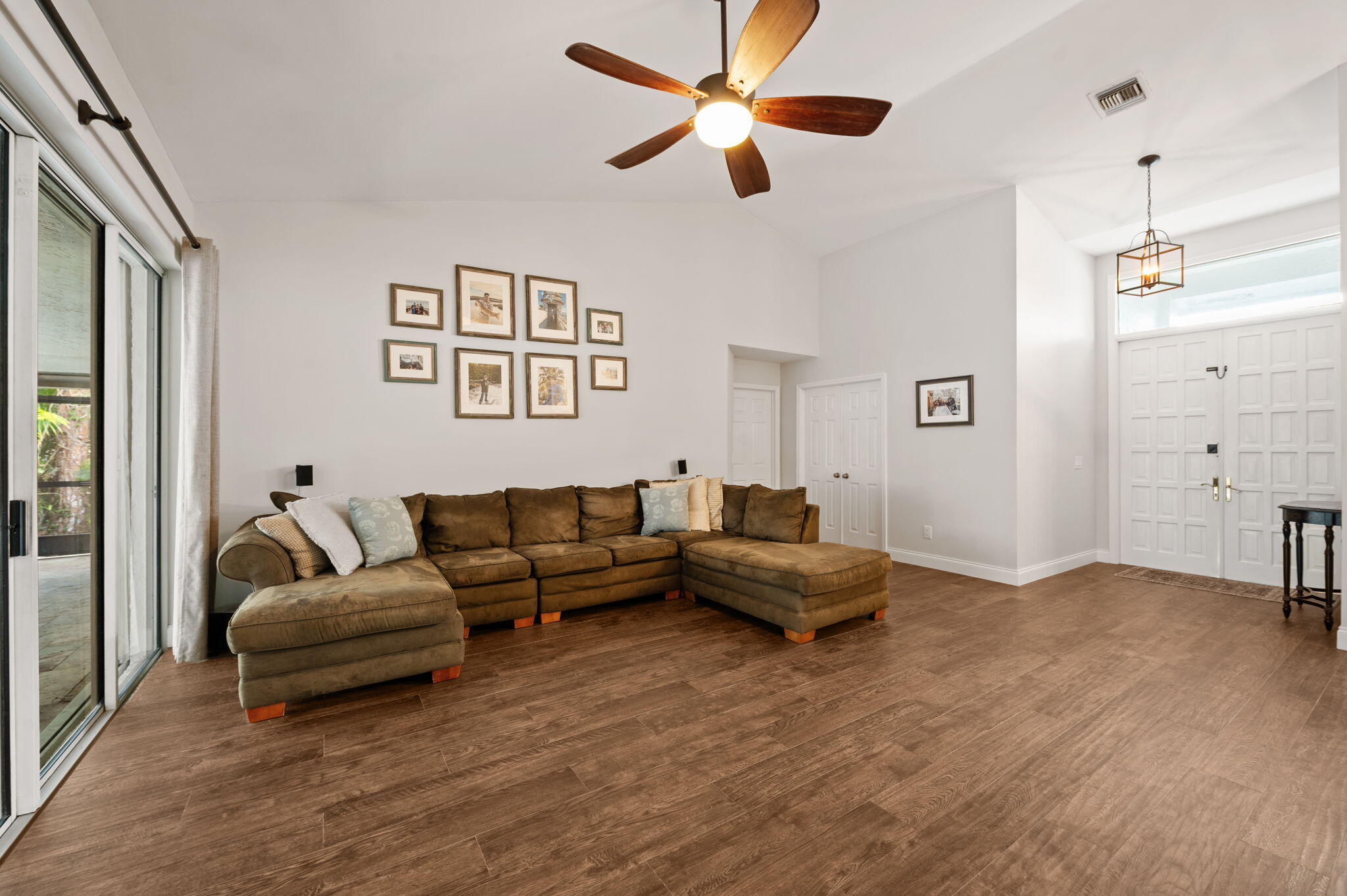 GREENVIEW SHORES 2 OF WELLINGTON - Residential