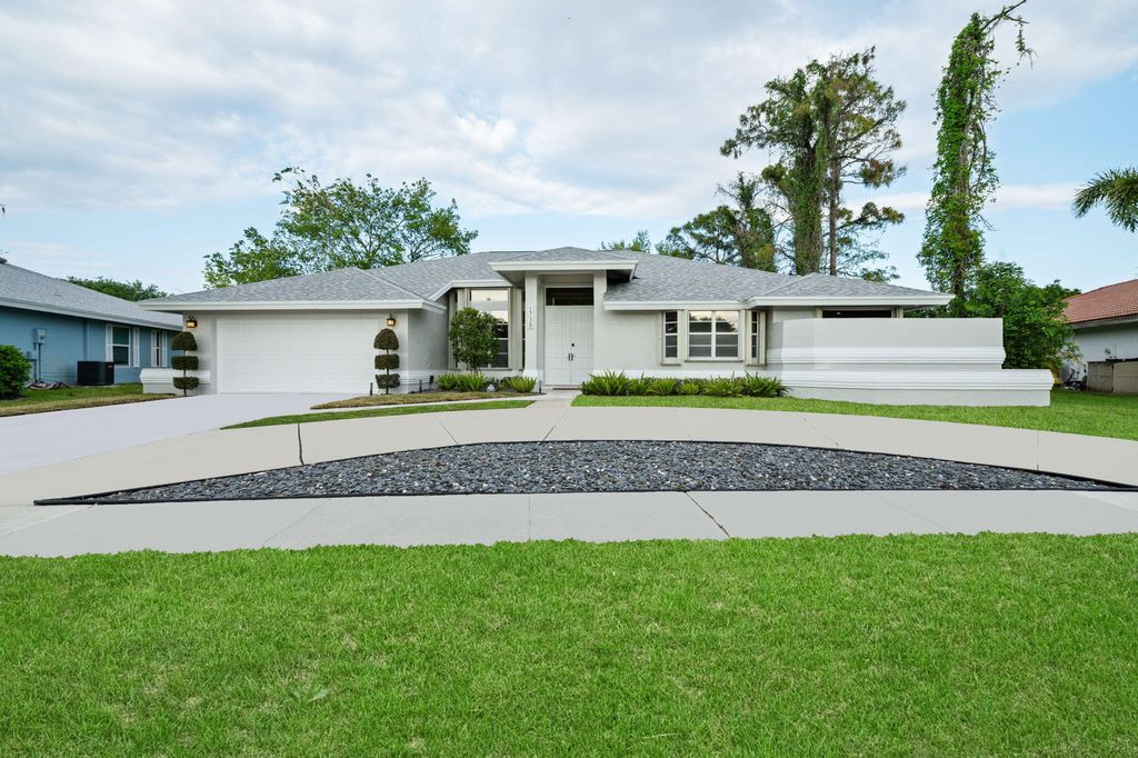 Photo of 1738 Lindsey Court, Wellington, FL 33414 (MLS # B26005390)