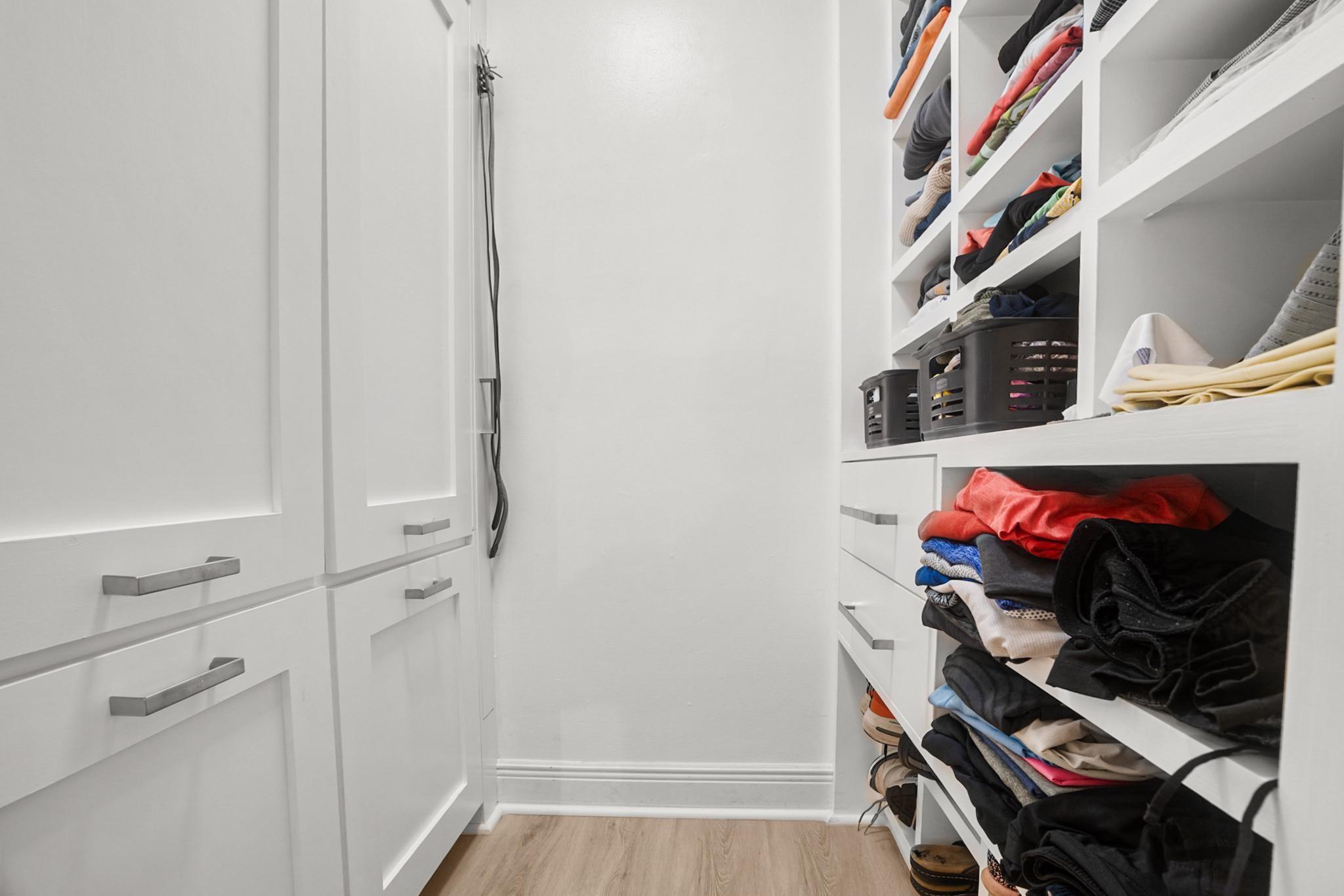 RACQUET CLUB APARTMENTS - Residential