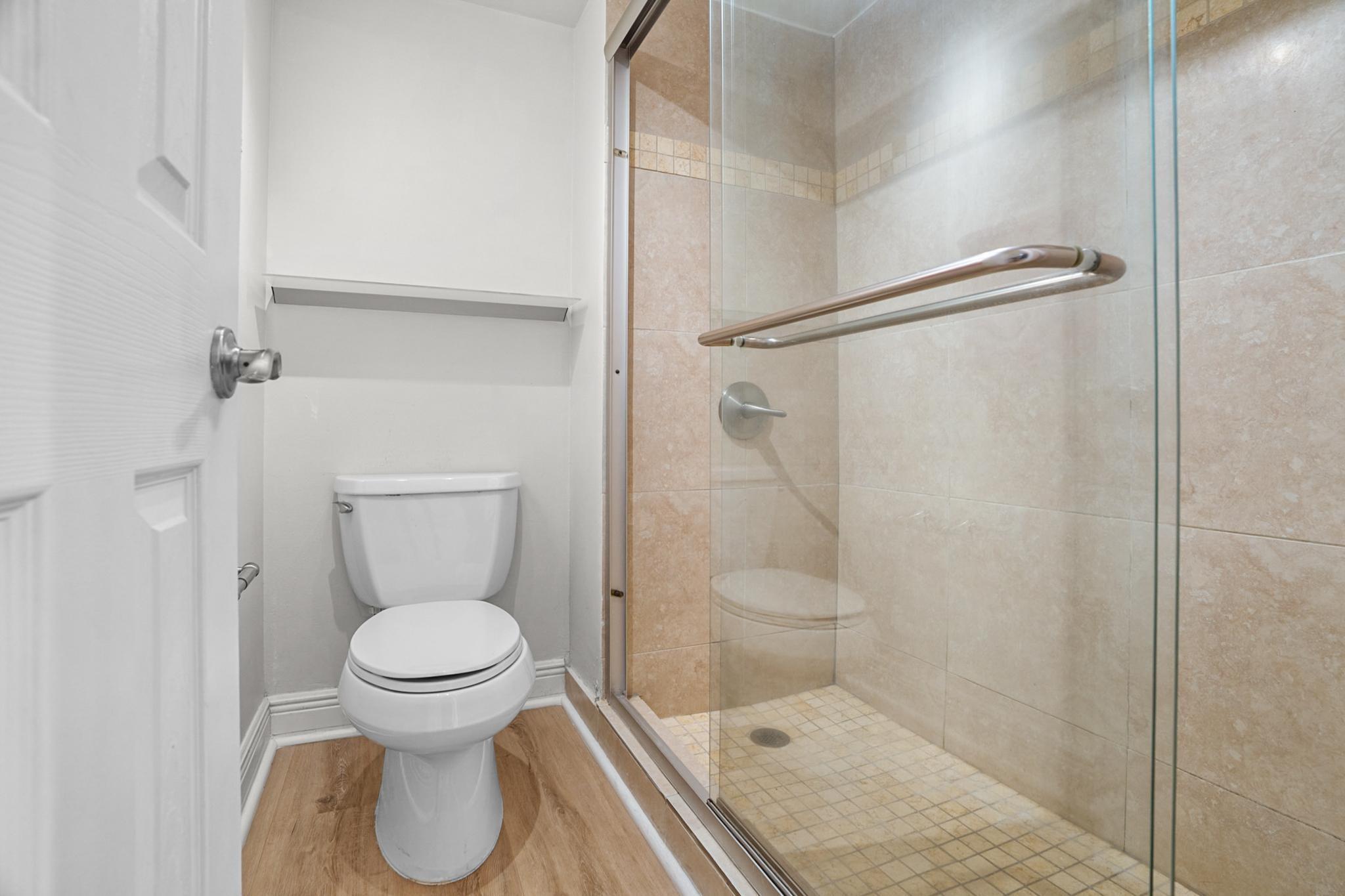 RACQUET CLUB APARTMENTS - Residential
