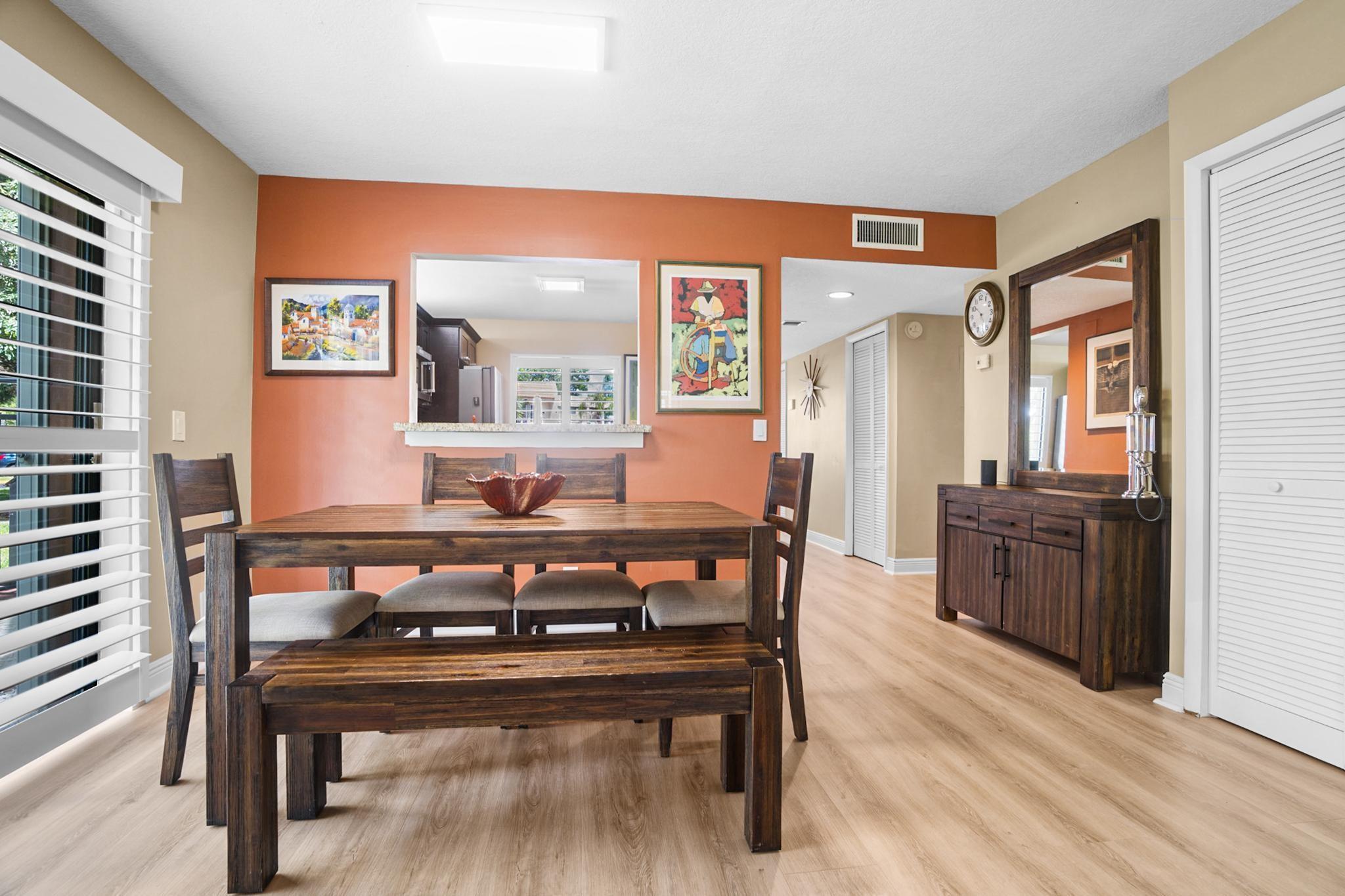 RACQUET CLUB APARTMENTS - Residential