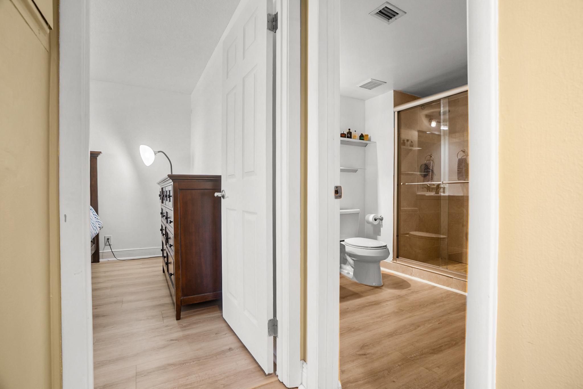 RACQUET CLUB APARTMENTS - Residential